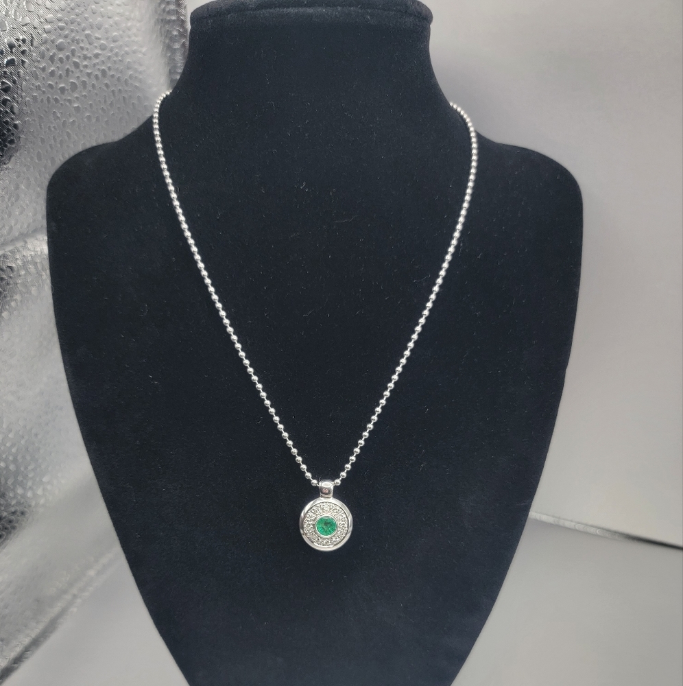 18K Whit Gold Emerald and Diamond Necklace